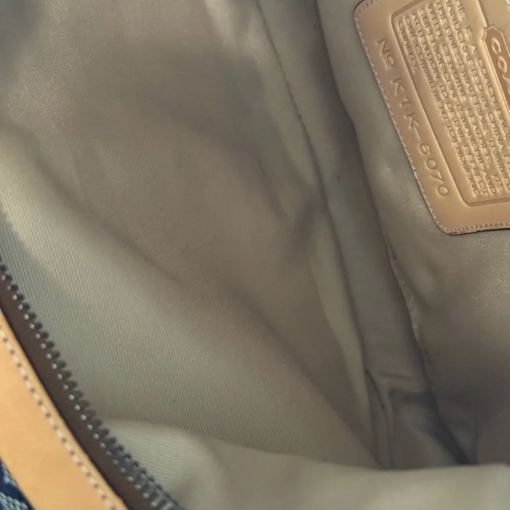 Signature C Coach Hobo - Picture 4 of 6